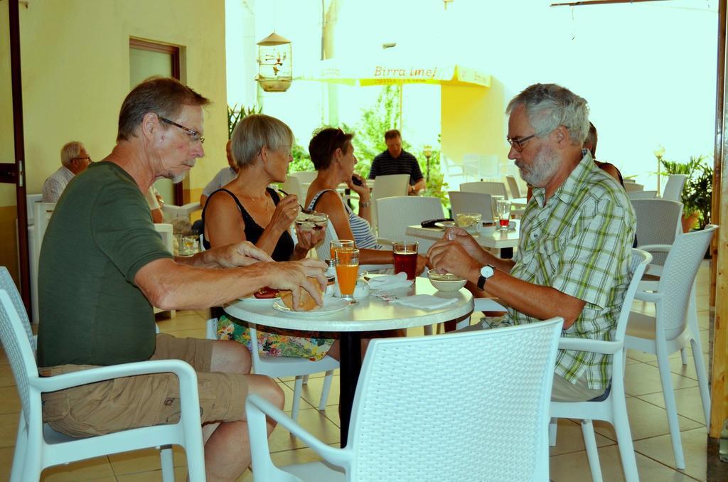 Kruja Hotel ティラナ エクステリア 写真